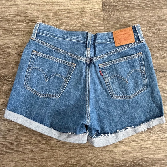 Levi's Classic Blue Jean Shorts - Picture 4 of 6